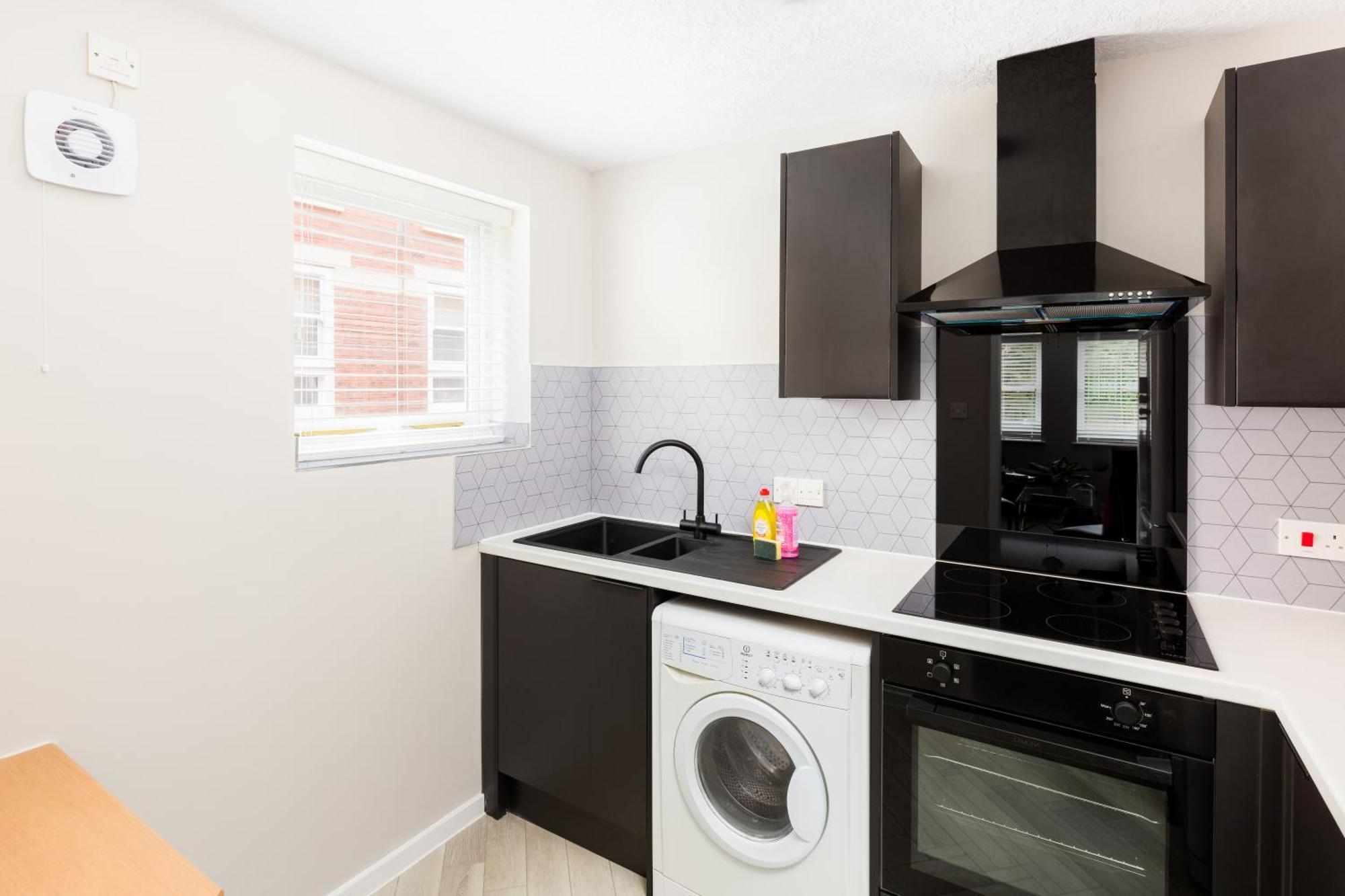 Modern 2-Bedroom Apartments With Free Parking In Leamington Spa Bagian luar foto