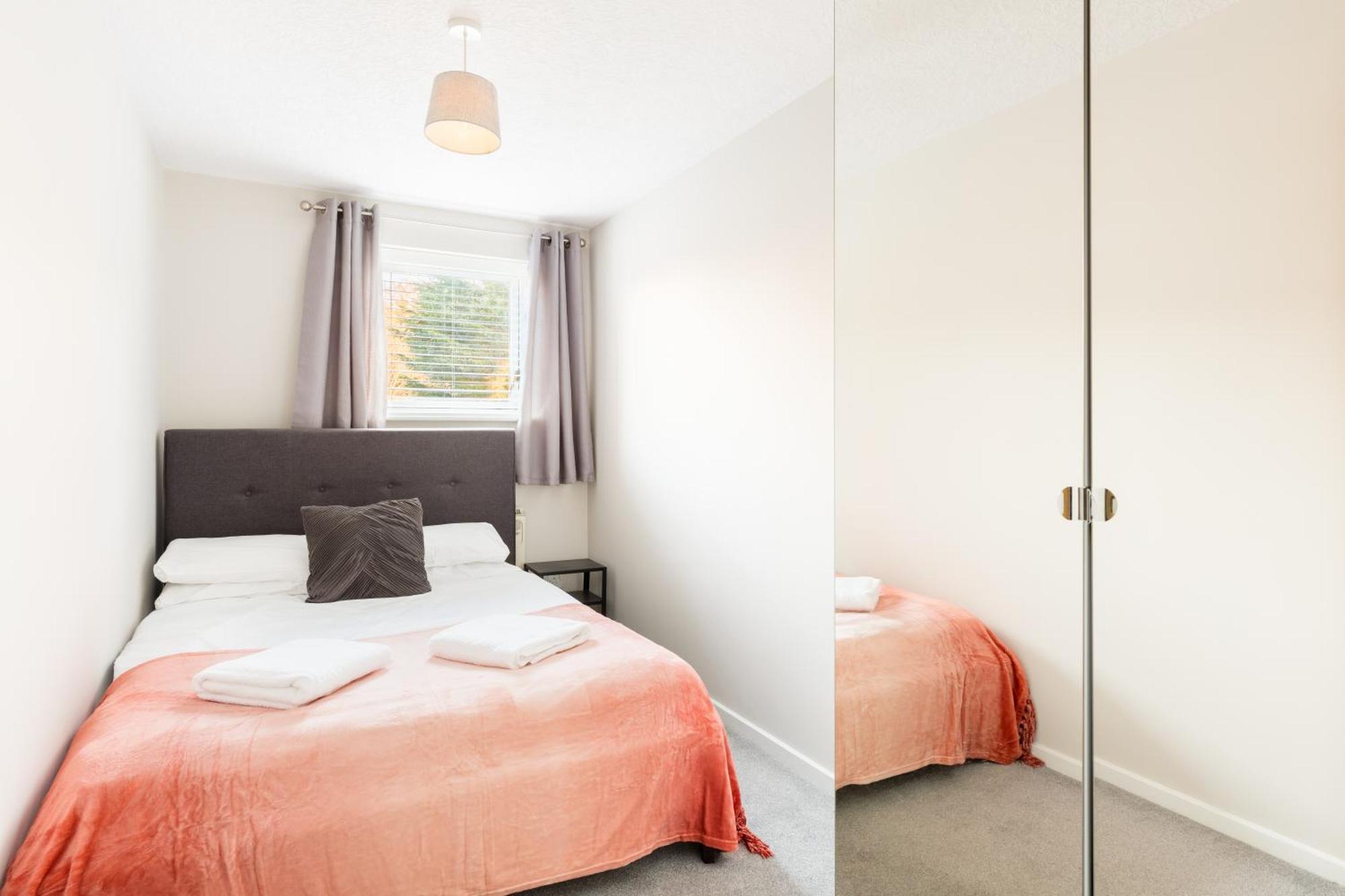 Modern 2-Bedroom Apartments With Free Parking In Leamington Spa Bagian luar foto