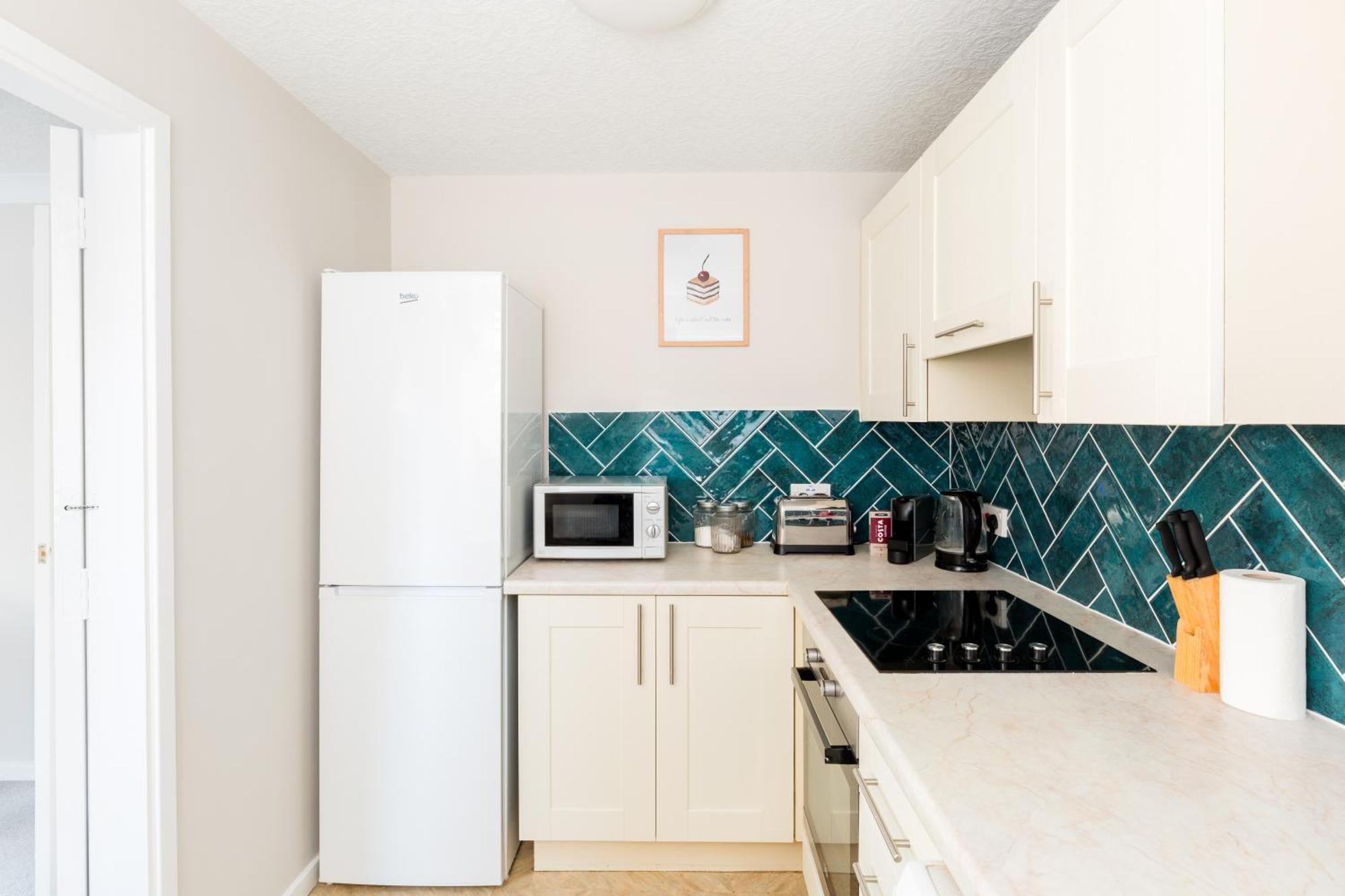 Modern 2-Bedroom Apartments With Free Parking In Leamington Spa Bagian luar foto