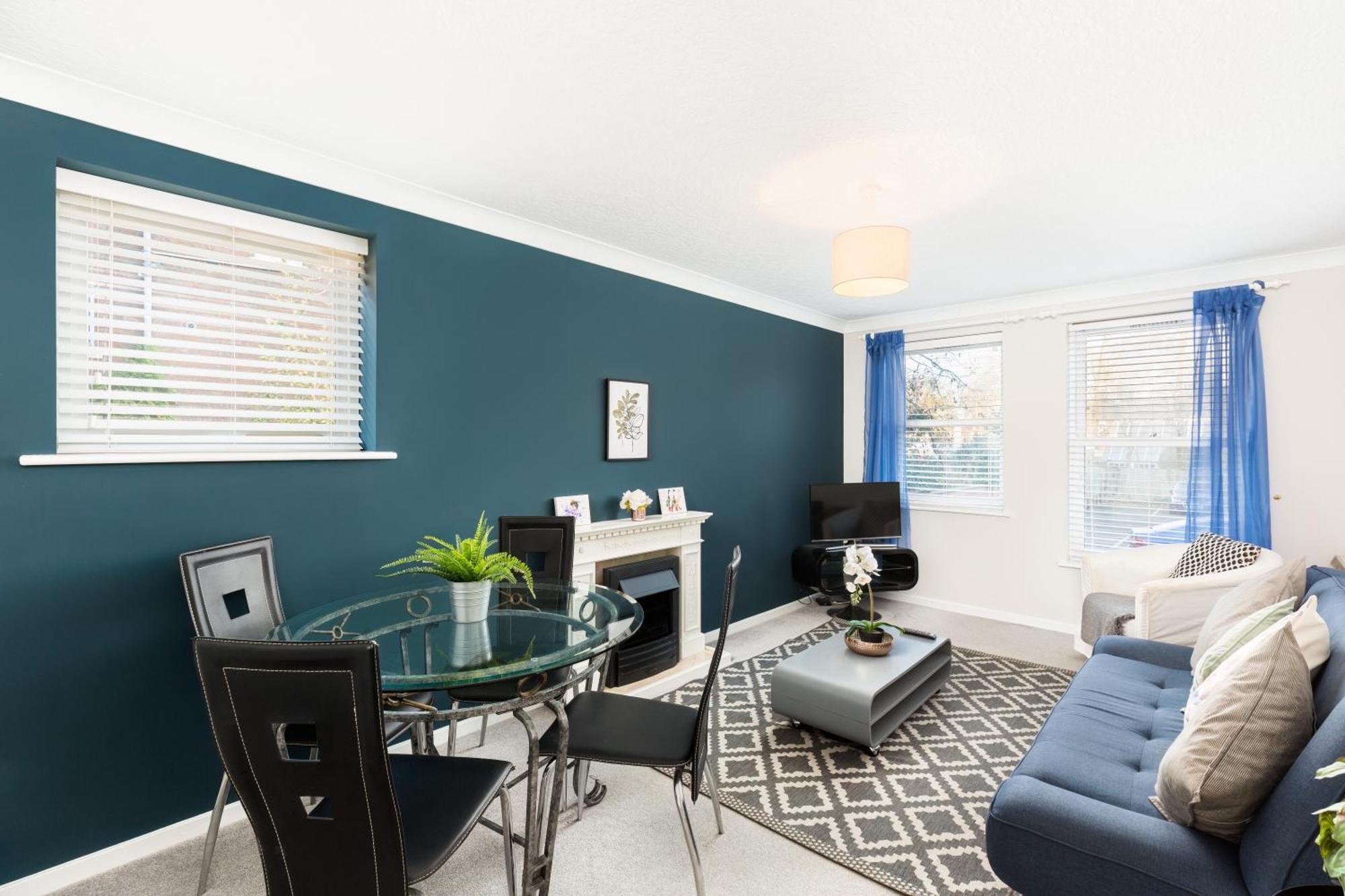 Modern 2-Bedroom Apartments With Free Parking In Leamington Spa Bagian luar foto