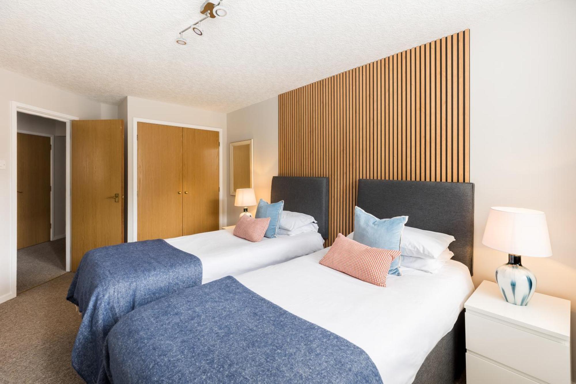Modern 2-Bedroom Apartments With Free Parking In Leamington Spa Bagian luar foto