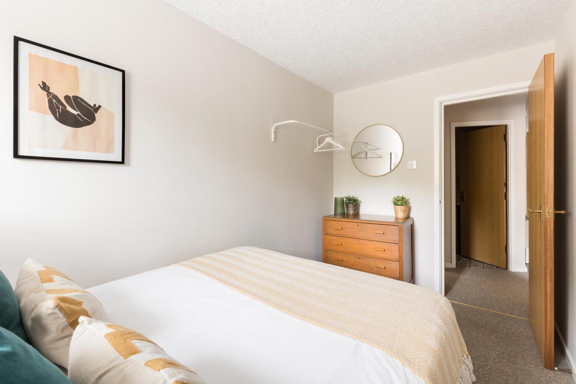 Modern 2-Bedroom Apartments With Free Parking In Leamington Spa Bagian luar foto
