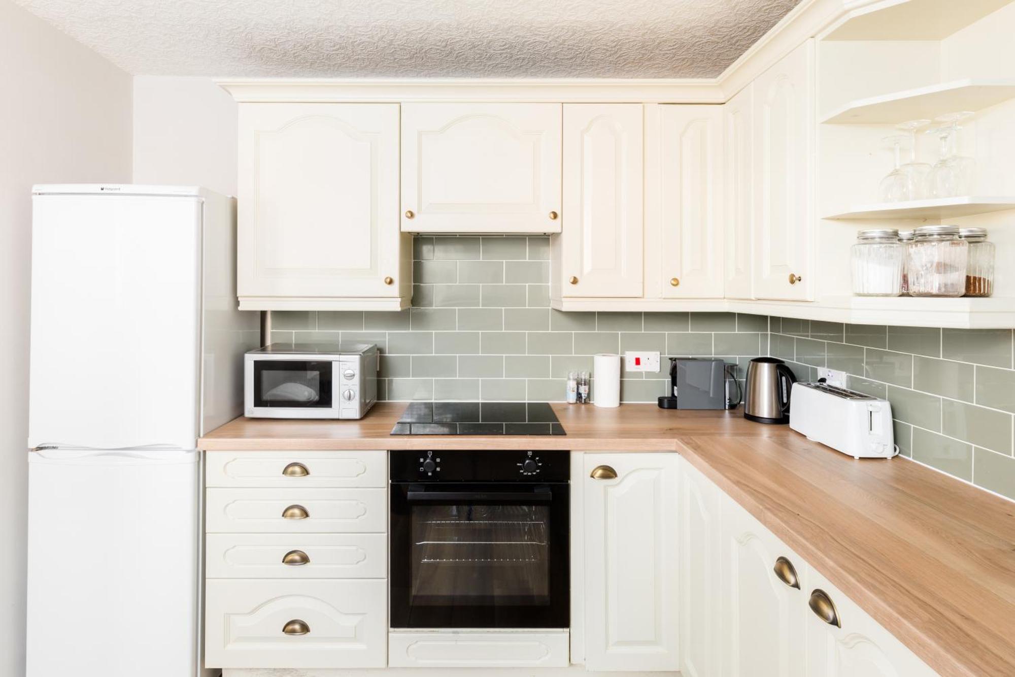 Modern 2-Bedroom Apartments With Free Parking In Leamington Spa Bagian luar foto