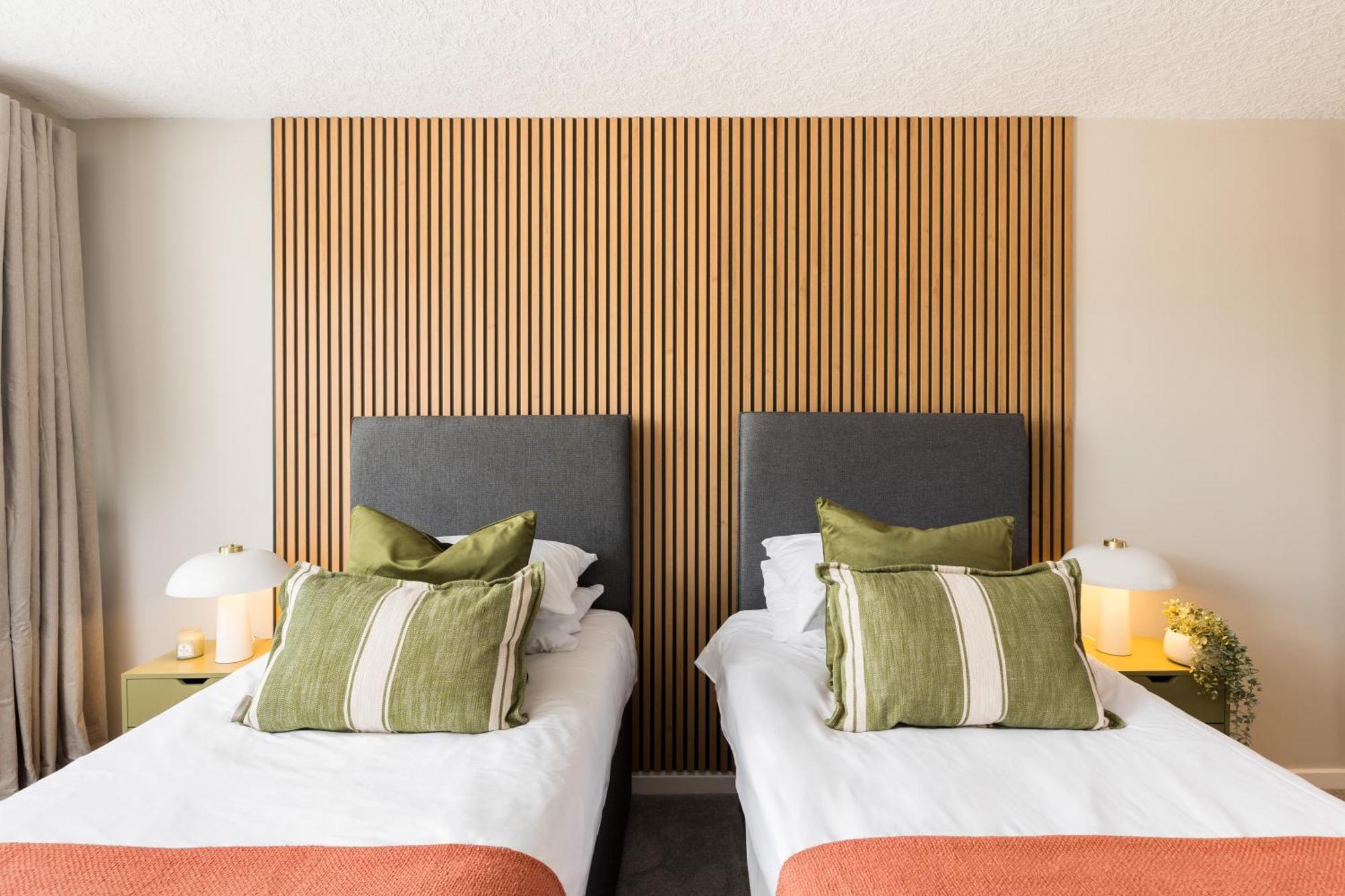 Modern 2-Bedroom Apartments With Free Parking In Leamington Spa Bagian luar foto