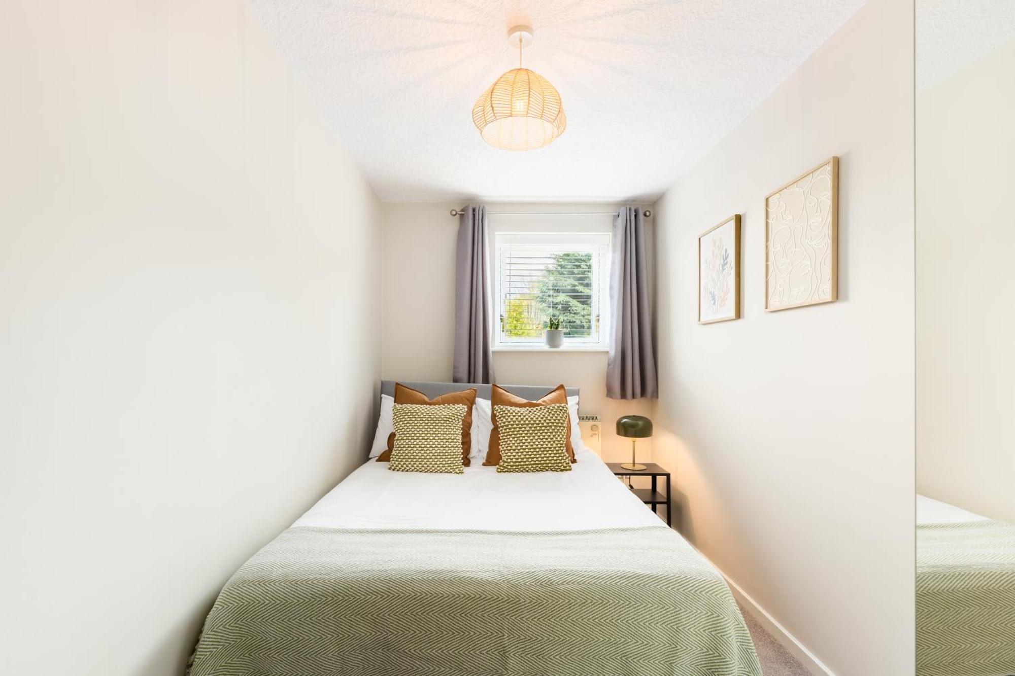 Modern 2-Bedroom Apartments With Free Parking In Leamington Spa Bagian luar foto