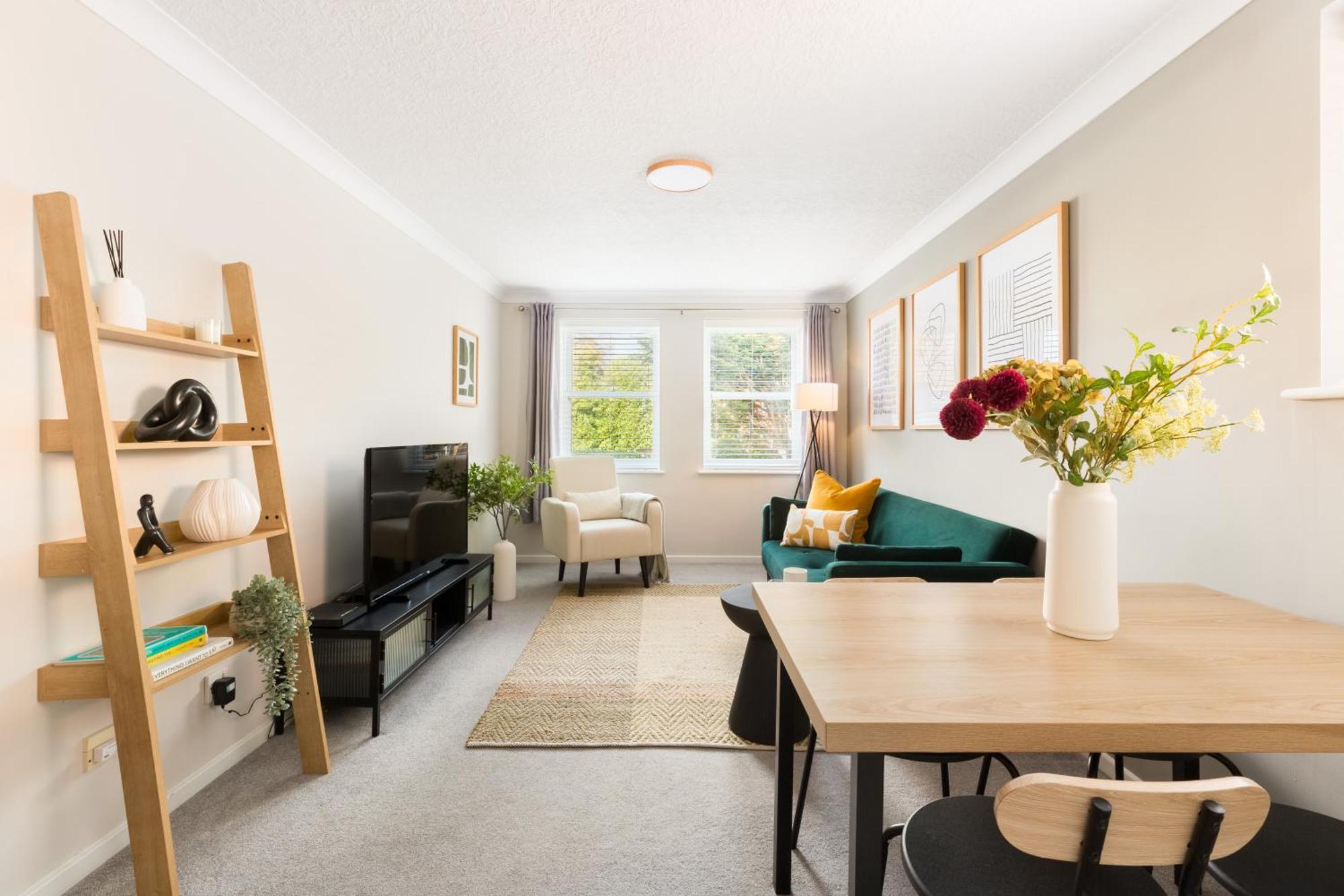 Modern 2-Bedroom Apartments With Free Parking In Leamington Spa Bagian luar foto