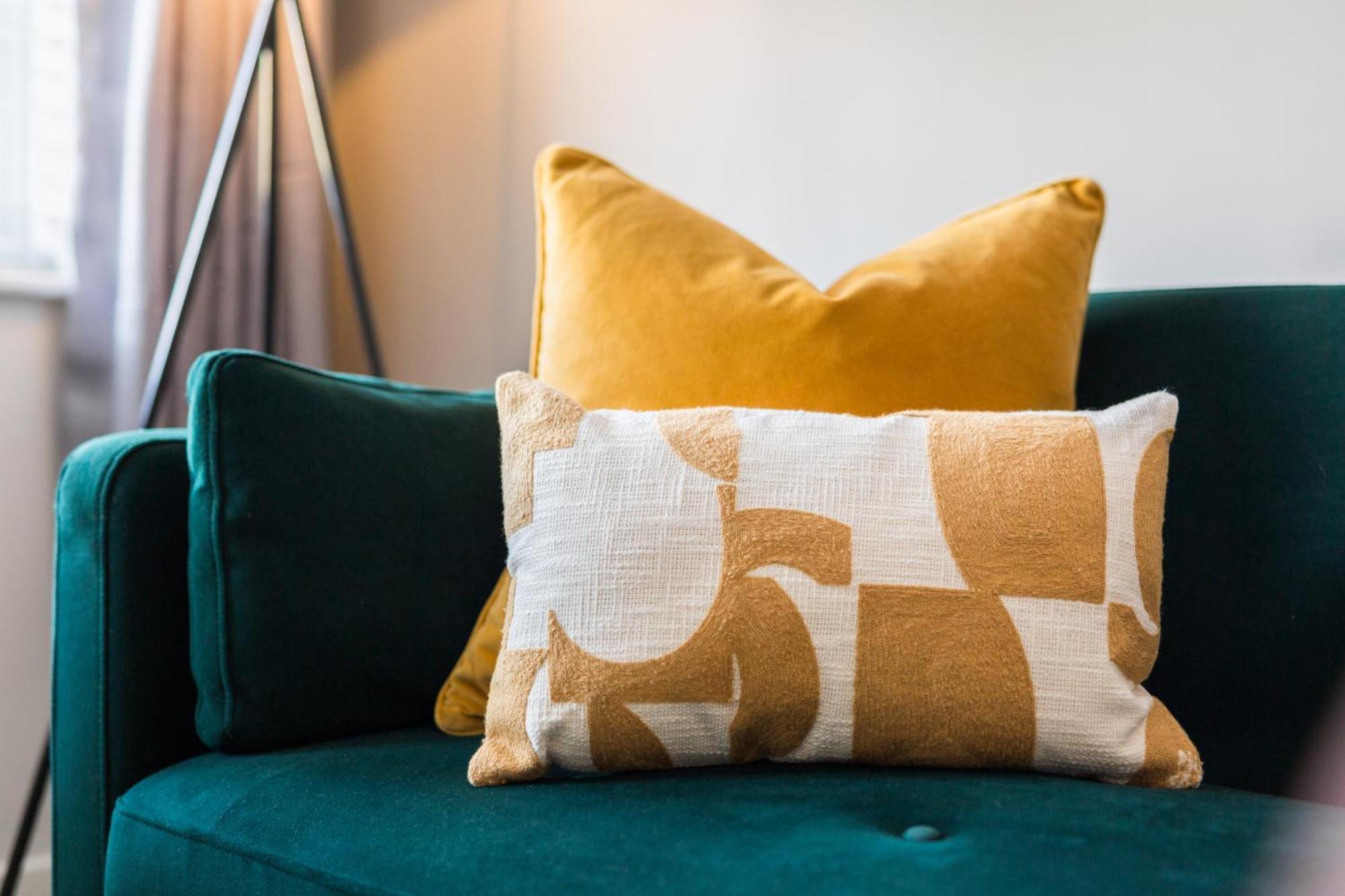 Modern 2-Bedroom Apartments With Free Parking In Leamington Spa Bagian luar foto
