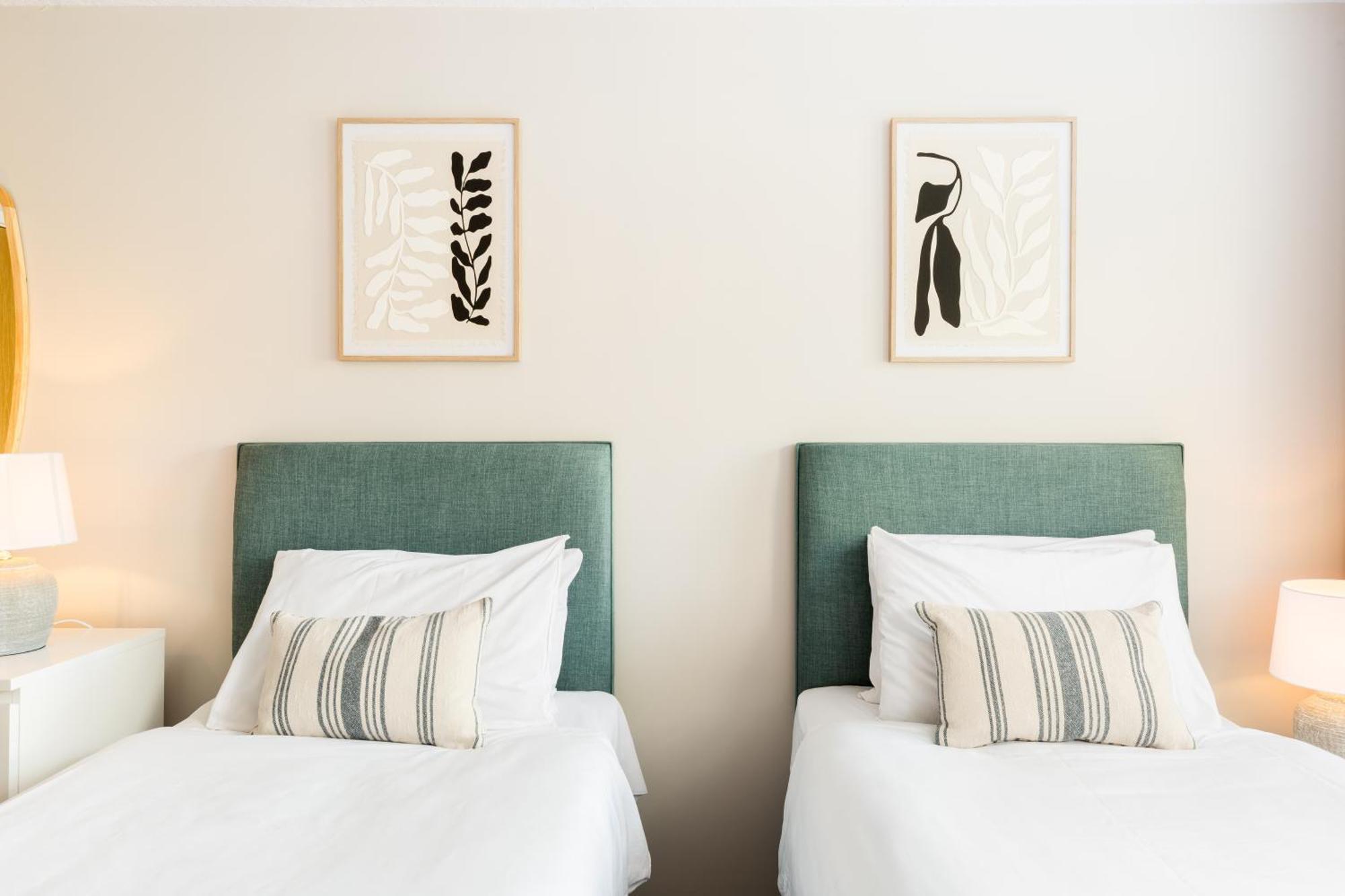 Modern 2-Bedroom Apartments With Free Parking In Leamington Spa Bagian luar foto